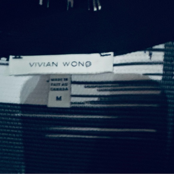 #151 Beautiful Vera Wong shirt/dress - Picture 3 of 3